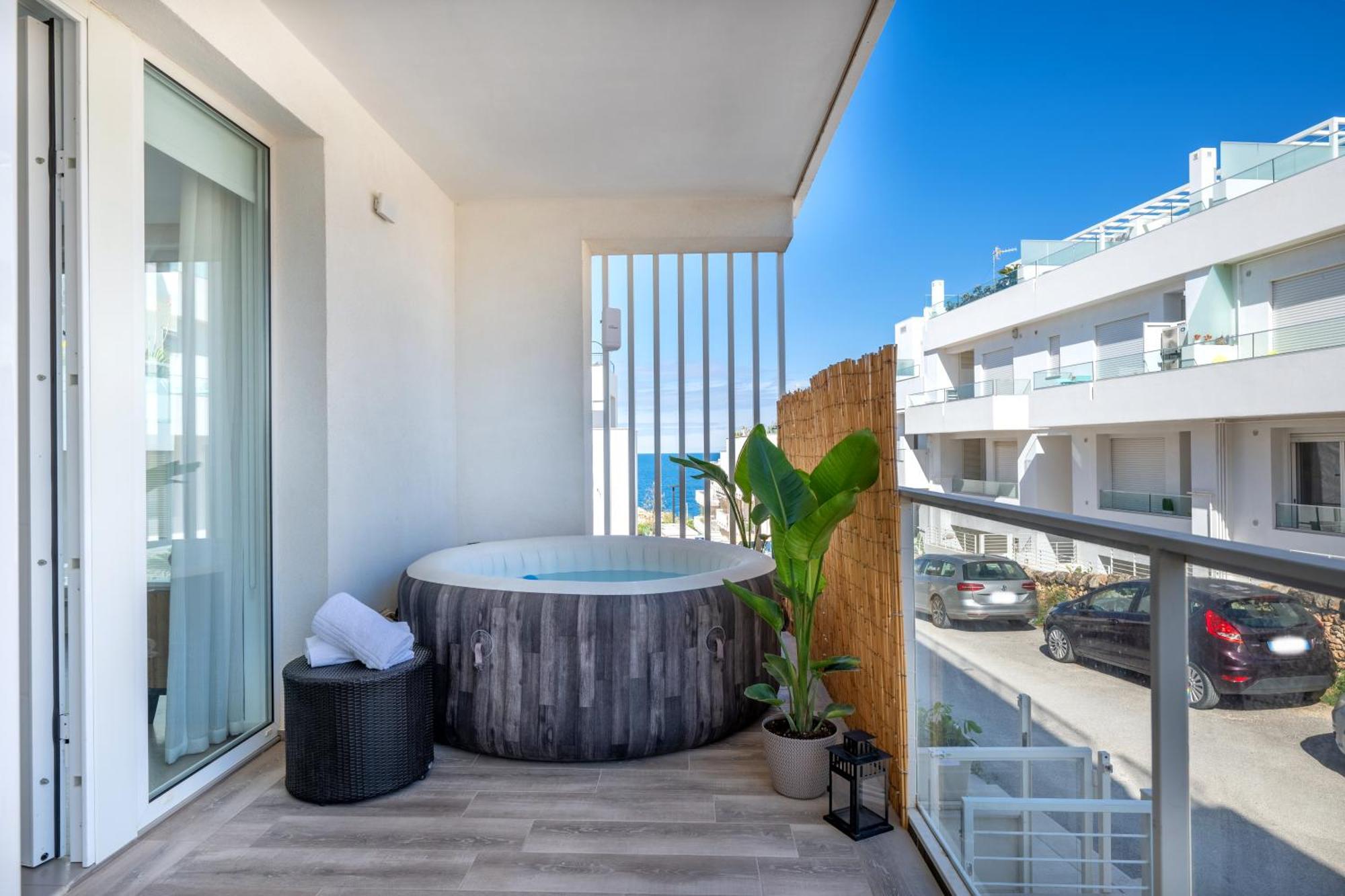 Exclusive Deluxe Apt Up To 6 People & Heated Tub Polignano a Mare Exterior foto